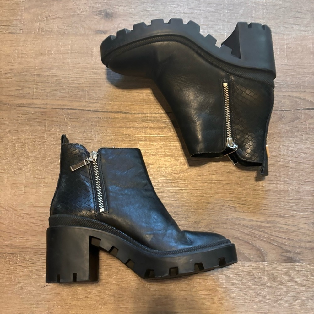 Gianni Bini Black Ankle Boots 7 EUC